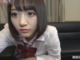 粉红色奶头难得一见极品白虎肥穴 骚女掏出奶子手指扣穴 穿上高跟鞋抬起双腿诱惑 翘起屁股疯狂扭动肥臀极骚