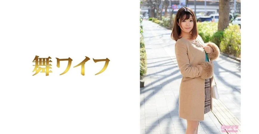 黑丝美腿18小萝莉被小哥无情暴力输出摄影小哥旁边观战掏出奶子拉扯奶头抱起来怼着狂草小小年纪还挺耐操