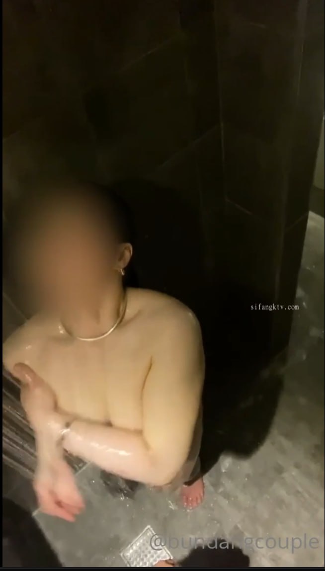 【快手重磅】极品女神高颜值28万粉网红『陈小魔』收费群加高价定制流出 极致妖媚欠操 迷你做爱 完美露脸